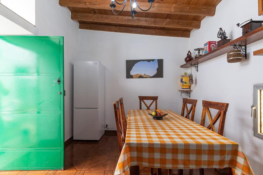 Vivienda Vacacional Ca' Pepita Y Jose El Albercon Luaran gambar
